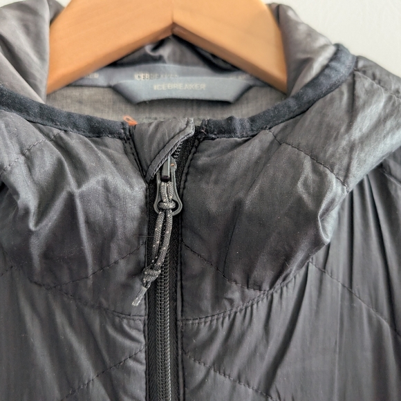 Icebreaker MerinoLOFT Black Wool Insulated Hooded Puffer Jacket - XS - Picture 4 of 15